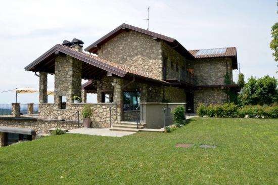 Agriturismo San Genesio Rovagnate Exteriör bild